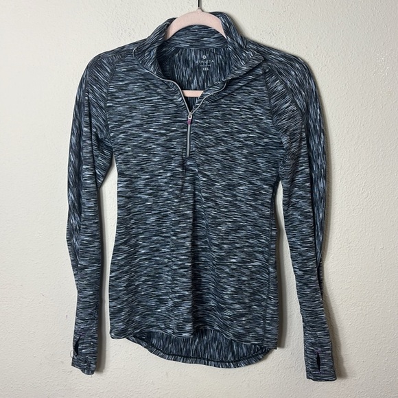 Athleta 1/4 zip Black White Space Dye Pull Over Activewear Long-Sleeve Size XXS - Picture 1 of 9